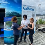 Guarujá capacita estagiários para aprimorar atendimento aos turistas com programa inovador