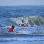 Festival Guarujaense de Bodyboarding reúne atletas e público na Praia do Tombo em edição histórica
