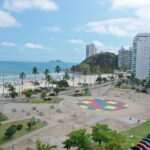 2 Corrida da APAE em Guarujá reúne 350 atletas na Praia da Enseada e celebra inclusão, esporte e solidariedade