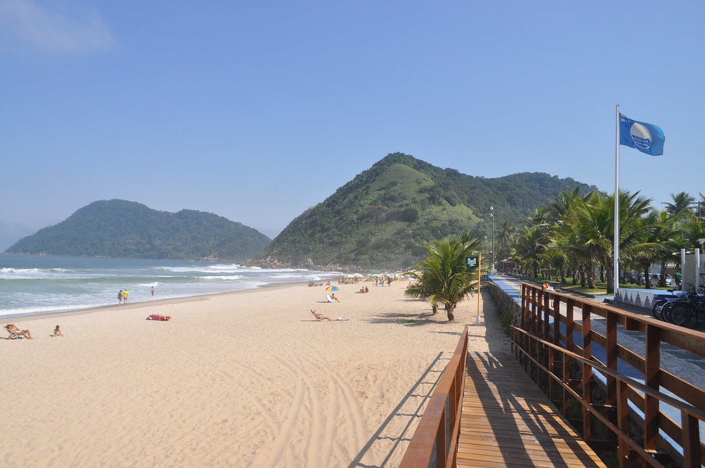 Praia do Tombo conquista 16ª Bandeira Azul consecutiva e Guarujá sedia evento nacional de entrega do selo
