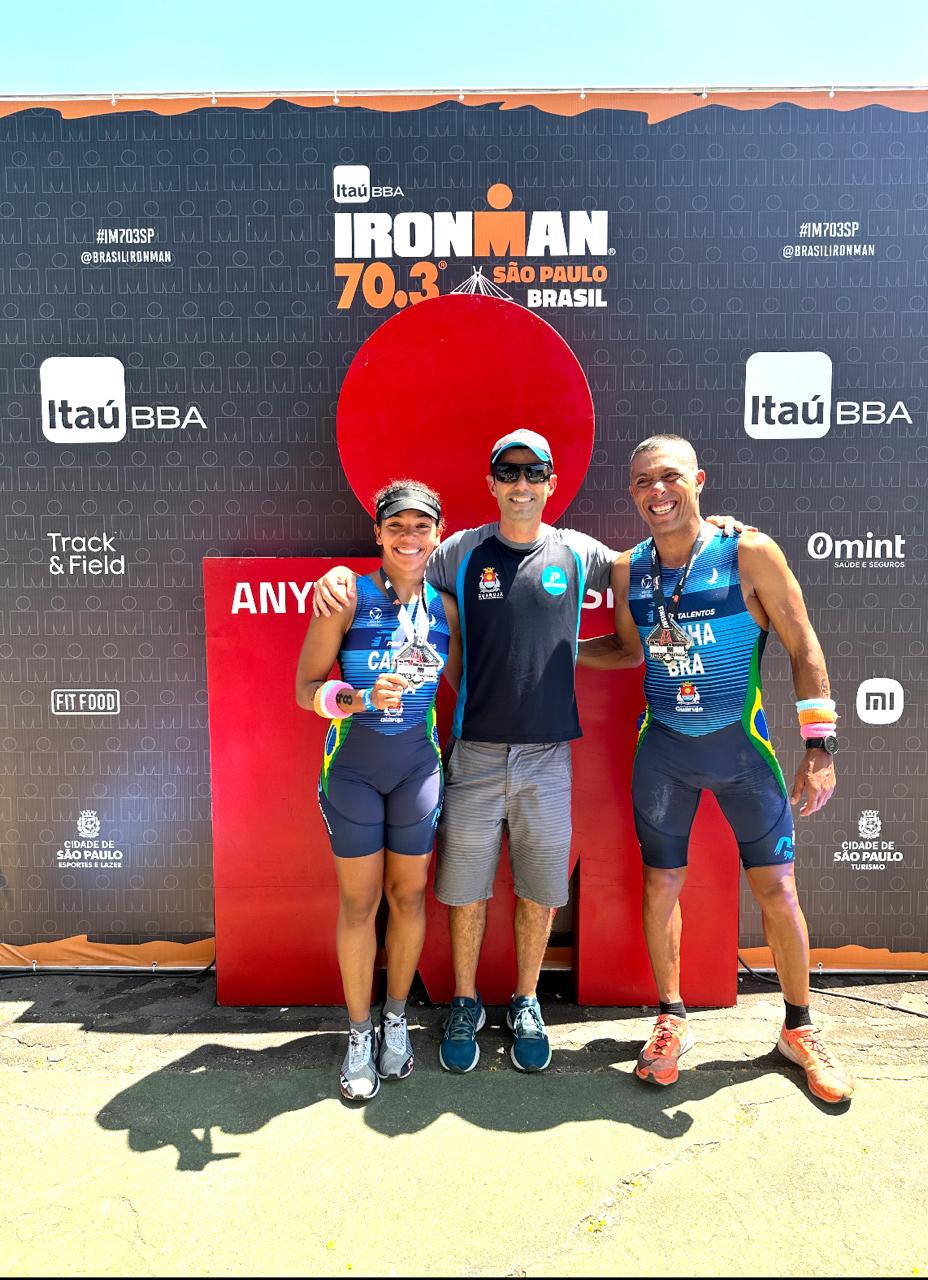 Triatletas de Guarujá garantem vaga no Mundial de IRONMAN 70.3 e representam o Brasil na Espanha