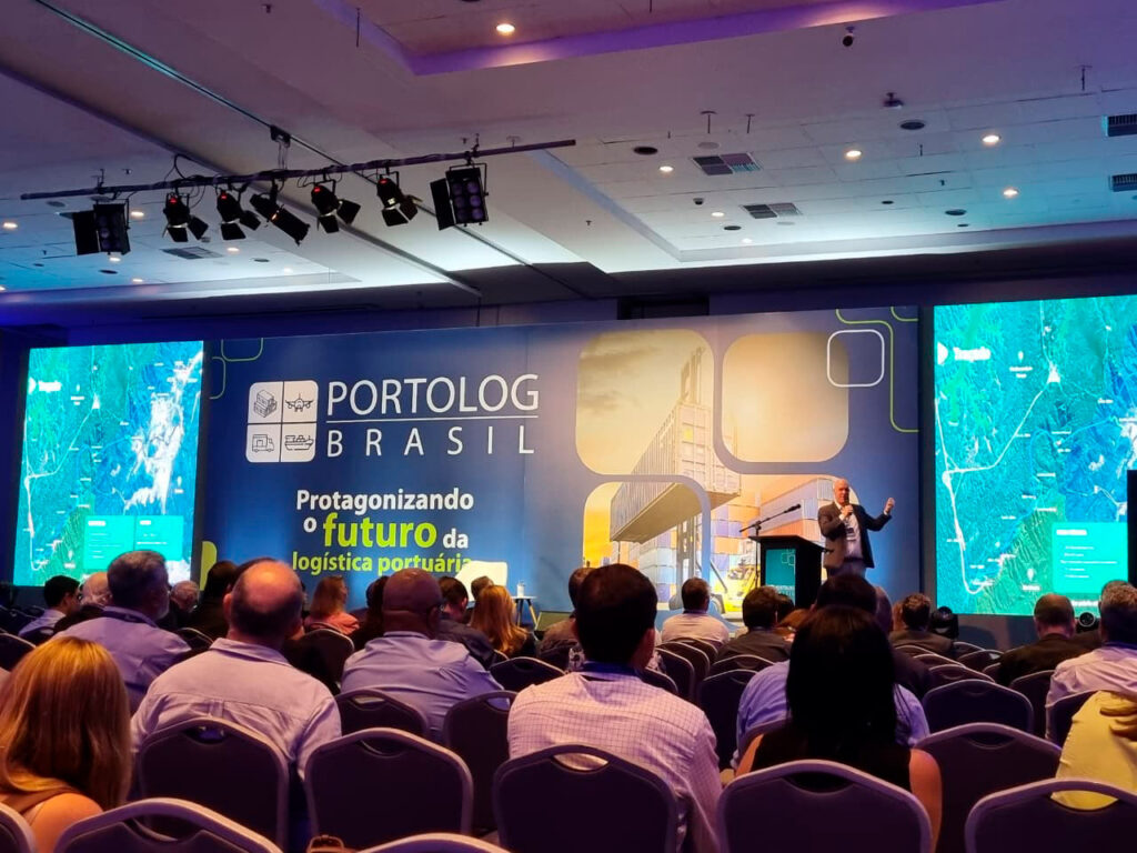 Guarujá sedia evento de logística portuária e reúne mais de 300 participantes no Jequitimar