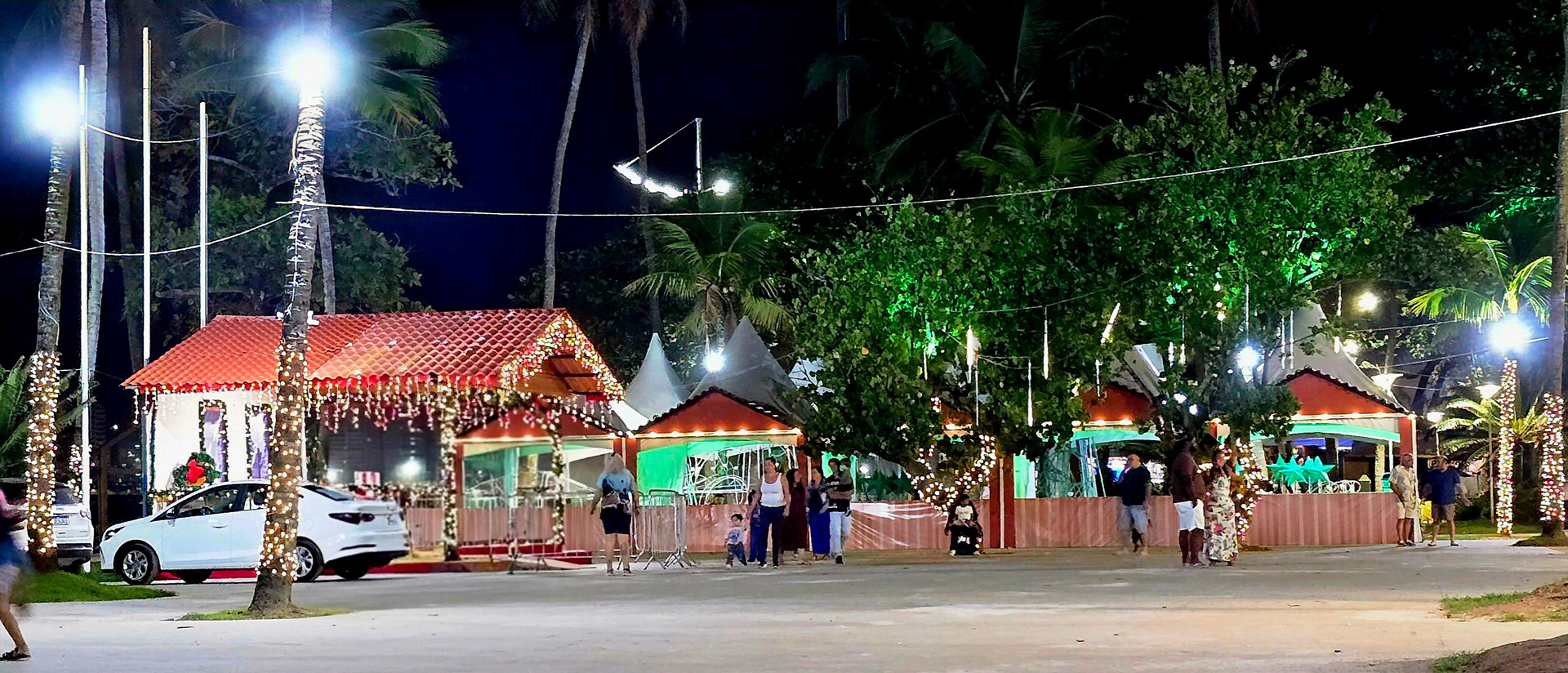 Natal de Encantos ilumina Guarujá com neve, fogos de artifício e programação especial durante todo o mês de dezembro